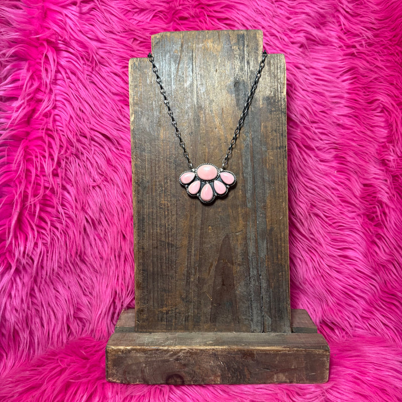 pinkconchnecklacehalfcluster5