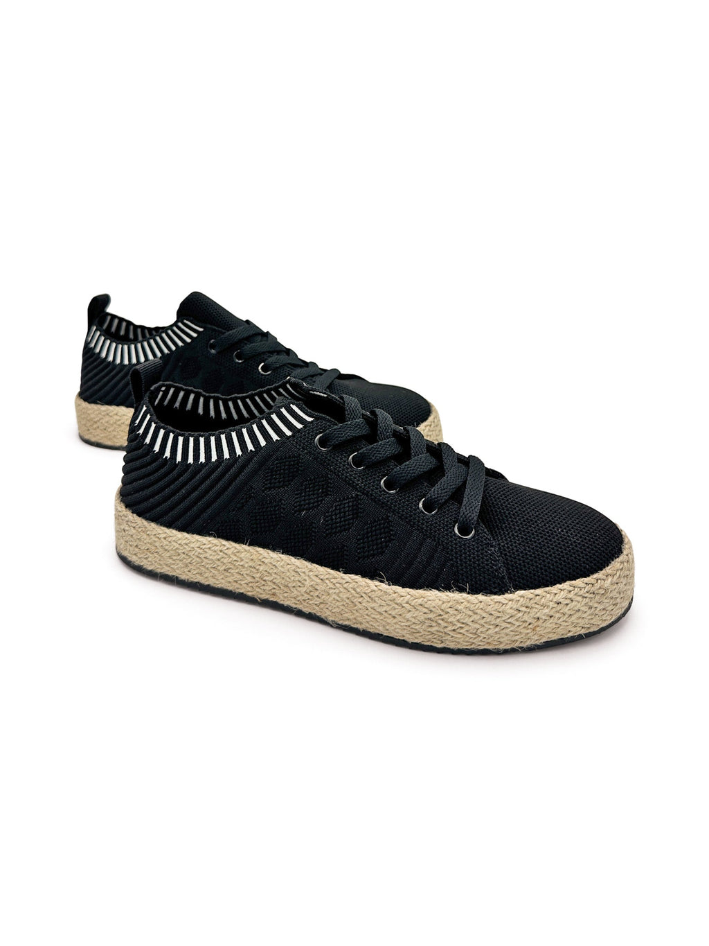 Yaras Sneakers in Black