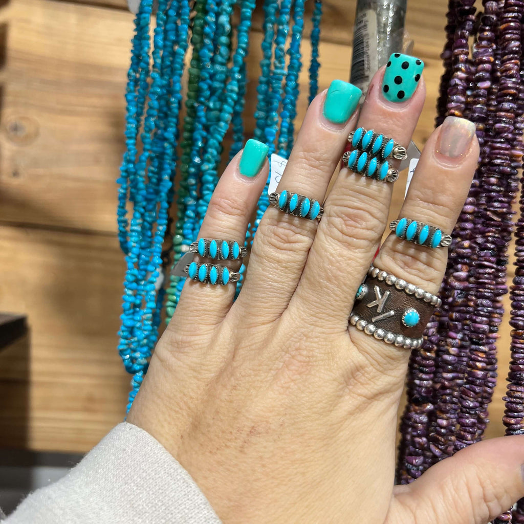 
4 Stone Raised Zuni Genuine Ring
4 Stone Raised Zuni Genuine Ring1