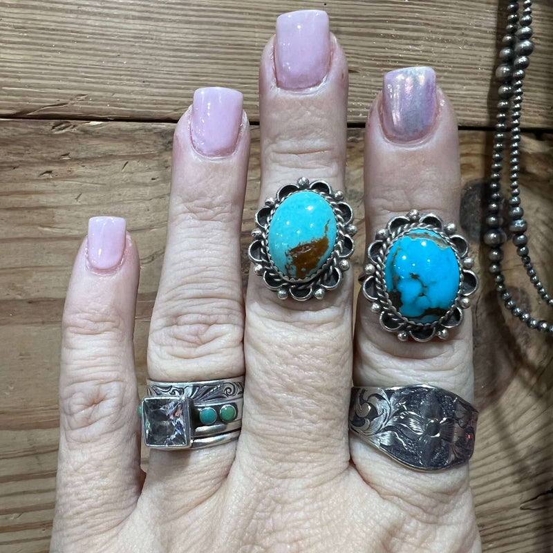 Round Turquoise Flower Genuine Ring / size 8tt