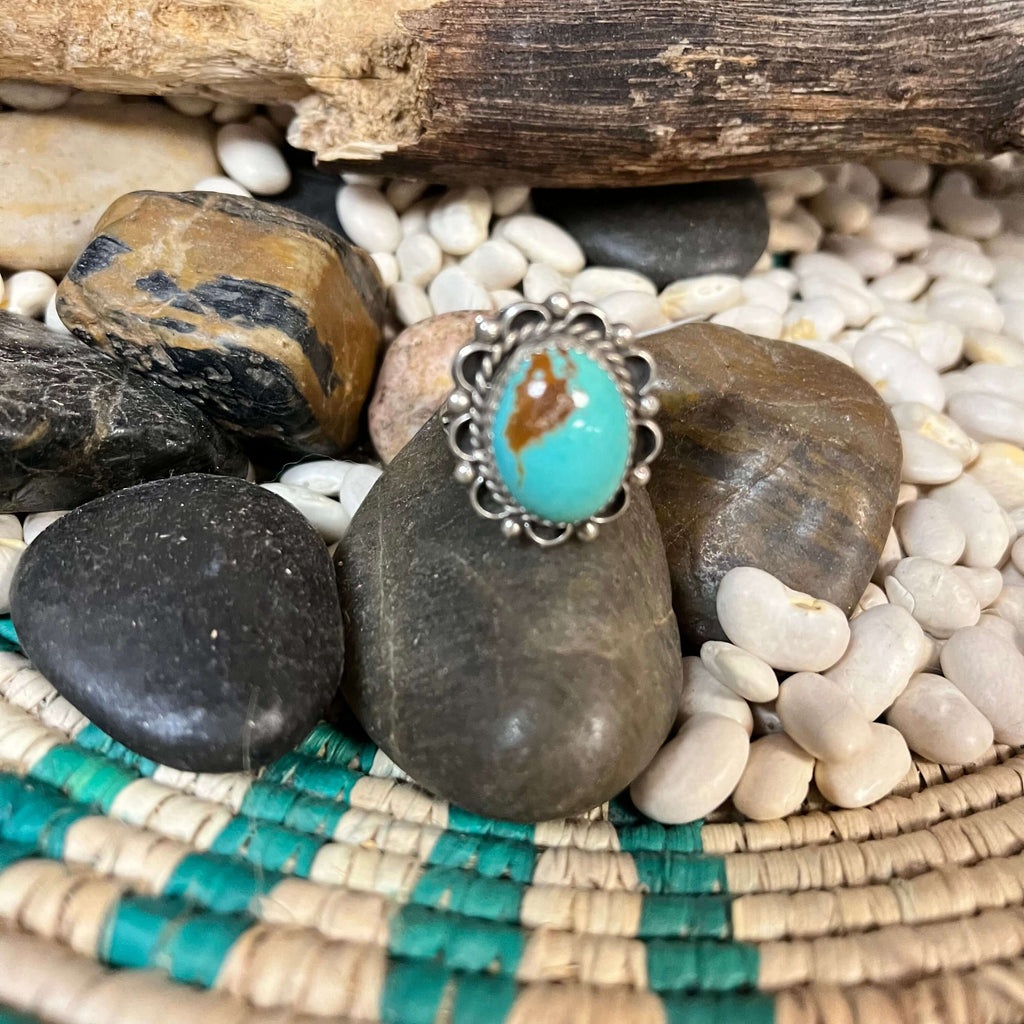 Round Turquoise Flower Genuine Ring / size 8y